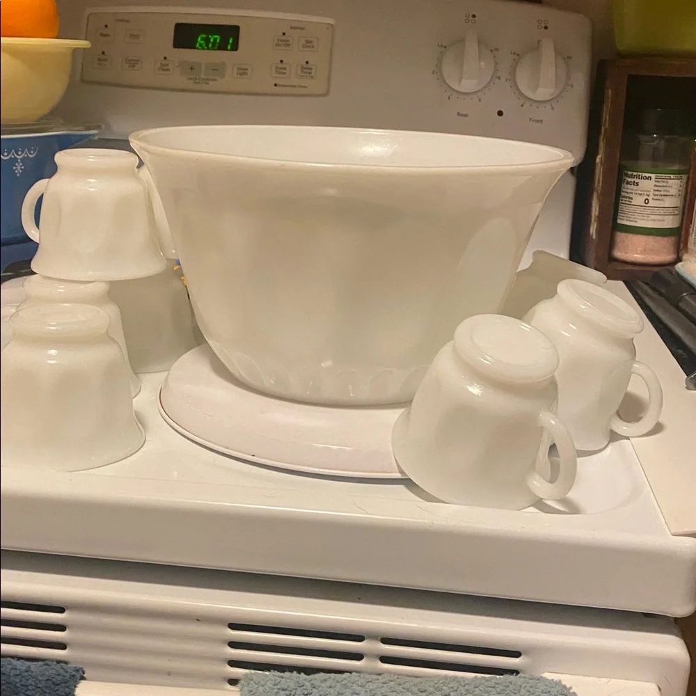 Hazel Atlas Vintage 1958 Milk Glass Thump Print 10 Cup Punch Bowl Set - Picture 1 of 6